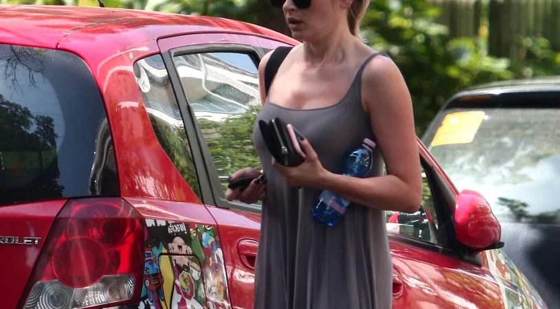 Alina Crisan se tine de sport! Vedeta trage din greu la sala