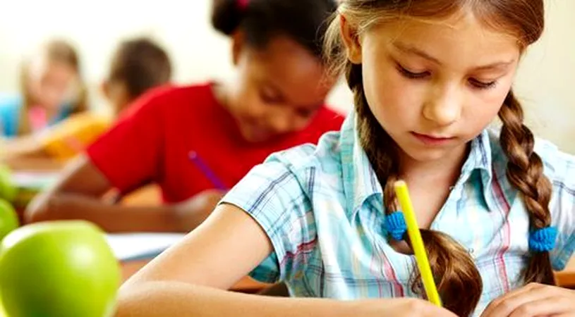 Profesor de sport, acuzat ca atinge minorele la cursuri si le vorbeste vulgar! Una dintre eleve a ramas cu traume: ''Ne intreba daca ne spalam in zonele intime''