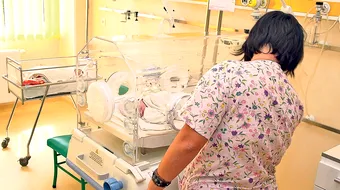 Asistenta a schimbat 5.000 de bebelusi la nastere. De ce a facut-o: „Am vrut sa ma distrez!”