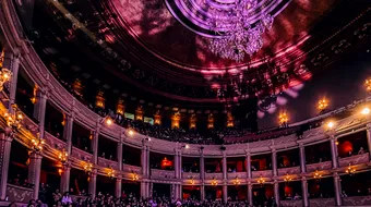 Gala Premiilor Literare confirmă interesul pentru lectură: eveniment sold-out și un an record pentru vânzările de carte din România