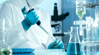 O doctoriță și-a tratat singură cancerul cu o metodă controversată. Rezultatul a șocat lumea medicală