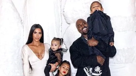 Kim Kardashian si Kanye West isi maresc familia. Cand li se va naste al patrulea copil