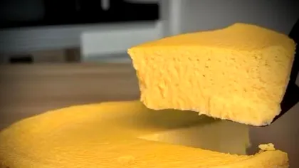 Slăbești mâncând. Rețetă dietetică de cheesecake cu mango (fără blat)