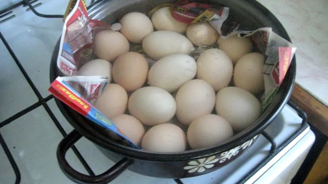Cum să fierbi ouăle perfecte de Paște: metoda în șapte pași care te scapă de gălbenușul gri-verzui
