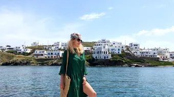 Andreea Banica si-a etalat posteriorul la 39 de ani! Ce incaltari a purtat