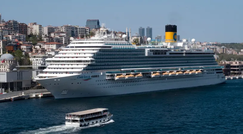 Distracție fără limite pe apă. Cum arată vasul care are interioarele inspirate din locurile simbolice ale Veneției