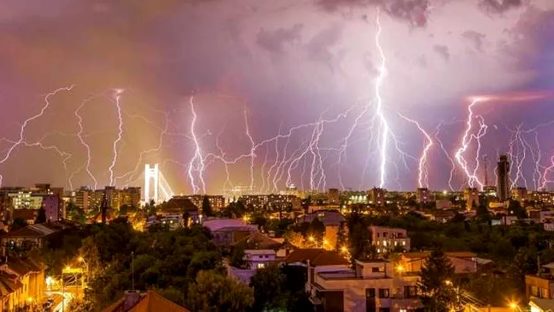 Capitala, sub furia naturii! Meteorologii au emis prognoză specială în București