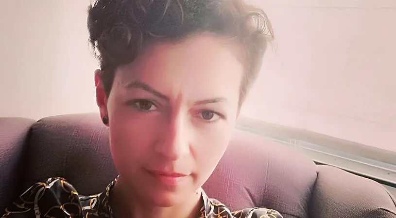 Doliu în presa din România. Tânăra jurnalistă Iuliana Roibu a încetat din viață