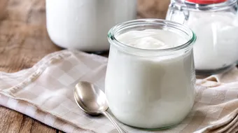 Rețetă iaurt de casă. Cum prepari un iaurt cremos și sănătos cu doar două ingrediente