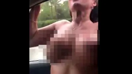 A iesit dezbracata pe geamul masinii si a murit! Povestea acestei turiste pare desprinsa dintr-un film de groaza!