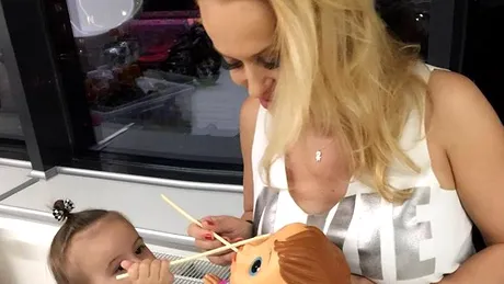 Anda Adam: ”Este minunat să știi că vii acasă și te așteaptă copilul tău”