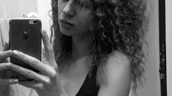 Misterul se adâncește în cazul doctoriței căzute de la etaj, în Capitală. Vecini: „Era complet dezbrăcată. Am crezut că e o păpușă!”