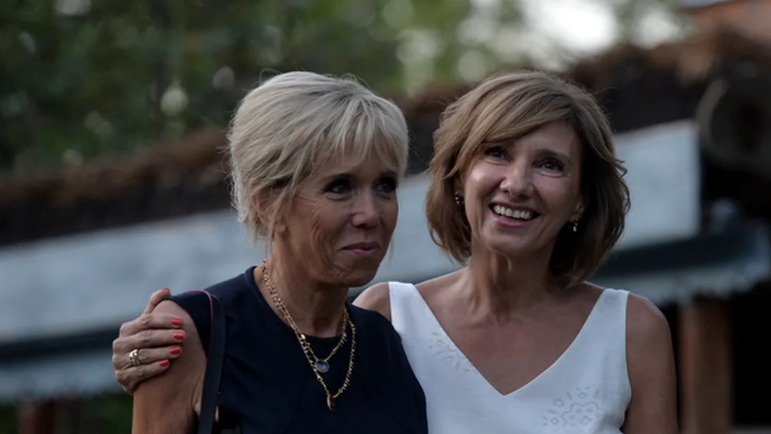 Sotia lui Klaus Iohannis a cucerit-o pe Brigitte Macron! Carmen s-a inteles de minune cu Prima doamna a Frantei: imaginile vorbesc de la sine