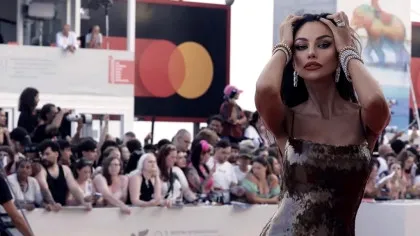Mădălina Ghenea nu a ajuns la Cannes! Au fost probleme mari cu fiica ei