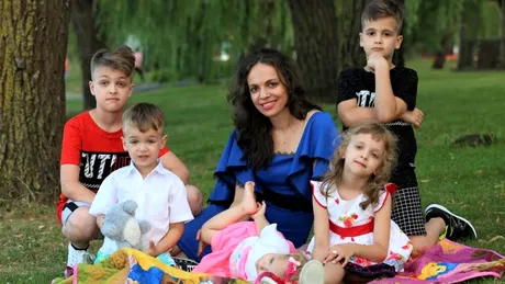 Raluca de la Angels are cinci copii și s-a zvonit că divorțează. Ce spune artista despre soțul ei: Cred că este exact invers