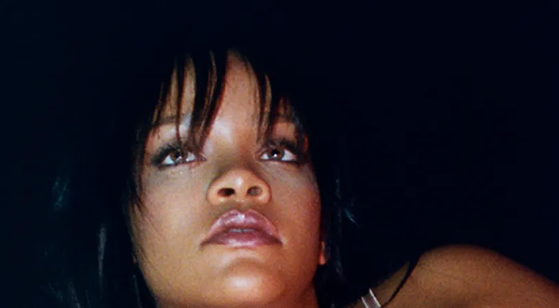Rihanna trece prin momente cumplite! Artista a fost fotografiată plină de vănătai pe față!