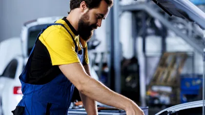 Povestea incredibilă a unui HIPERCAR reparat cu 5 lei și o piesă de Volkswagen