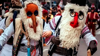 Revelion 2026, tradiții și superstiții. Ce să faci în noaptea dintre ani ca să ai noroc