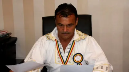 Judecătorii au decis ce se va întâmpla cu primarul iubăreț din comuna Livezile. Unde va petrece edilul Crăciunul