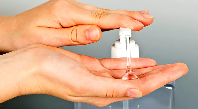 Cel mai ieftin și mai eficient dezinfectant poate fi făcut acasă. Cum preparaţi soluţia