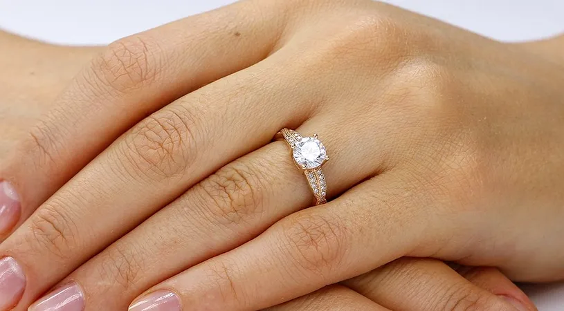 A fost ceruta de sotie si a primit un inel frumos! La scurt timp, femeia a inceput sa se planga pe Facebook. De ce