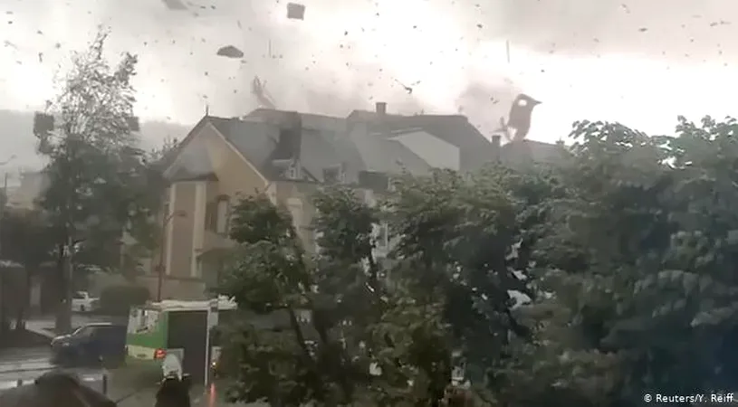 Tornada extrem de puternica in Luxemburg. Sunt sapte raniti pana acum si pagube materiale severe VIDEO
