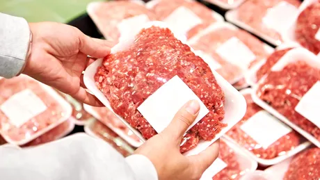 Alertă alimentară! Carne tocată retrasă de la vânzare. Ce anume conținea