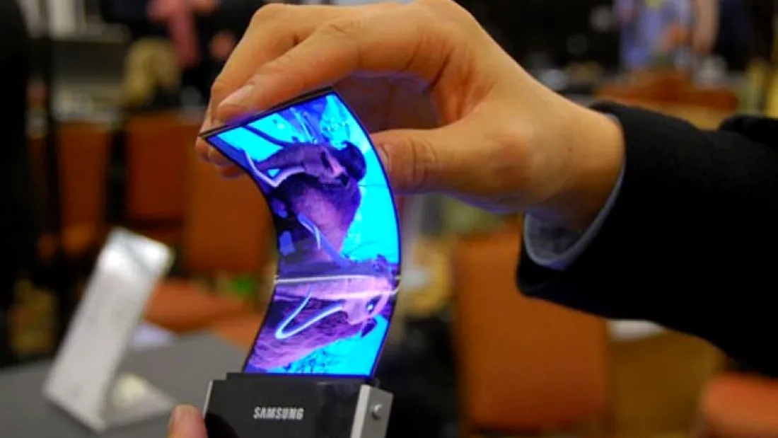 Samsung vrea sa dea lovitura! Va scoate pe piata primele telefoane cu ecran flexibil. Cum se vor numi smartphone-urile pliabile