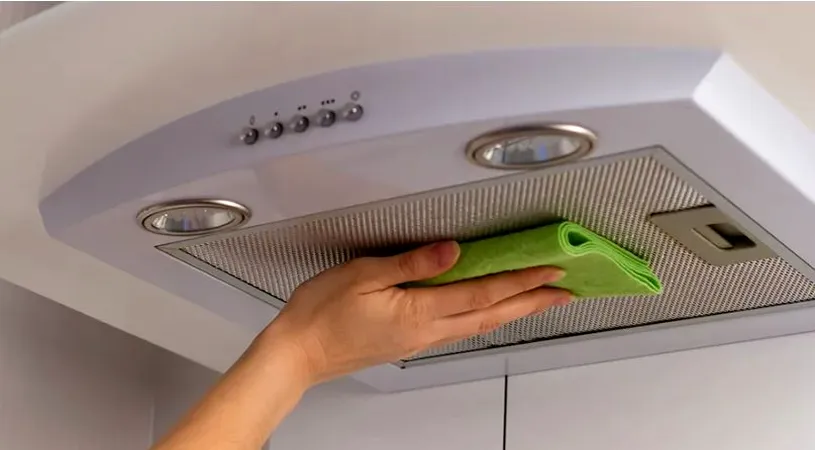 Amestecul simplu și ieftin care curăță rapid grăsimea de pe hotă. Trucul este la îndemâna oricui