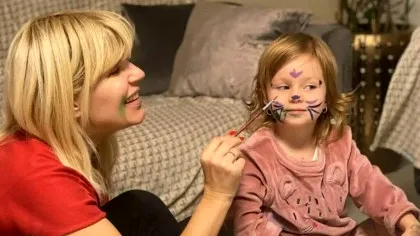 Imaginile momentului cu Elena Udrea! Fiica ei a căzut din picioare când a văzut-o, curg râuri de lacrimi - Video