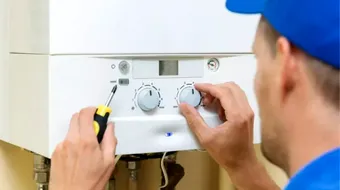 Cum reglezi centrala în absența ta pentru a economisi la încălzire