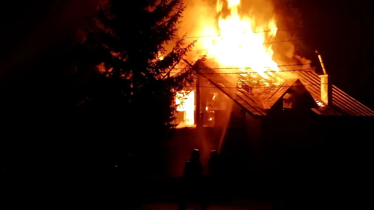 Incendiu devastator in Bistrita (4) 