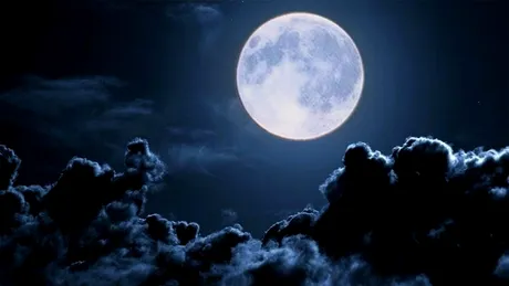 Ce este luna albastră. Când apare și ce înseamnă acest fenomen astronomic rar