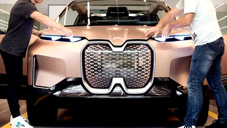 Adio Tesla! BMW tocmai a prezentat cea mai dementiala masina electrica din cate ai vazut vreodata! Cum va arata BMW iNext?!