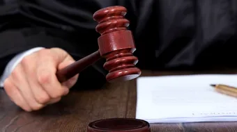 S-a impuscat in sala de tribunal dupa sentinta in cazul crimei. Oamenii din jur au fost inspaimantati