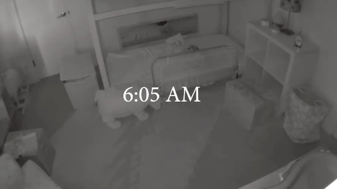 Si-au filmat bebelusa si au ramas uimiti! Ce se intampla in camera micutei, in fiecare dimineata. Imagini VIDEO virale