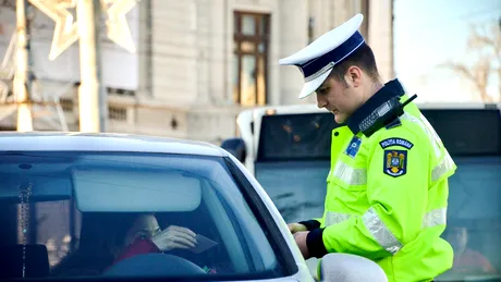Șoferii născuți între acești ani trebuie să-și schimbe urgent permisul de conducere. Se dau amenzi pentru cei care nu se conformează