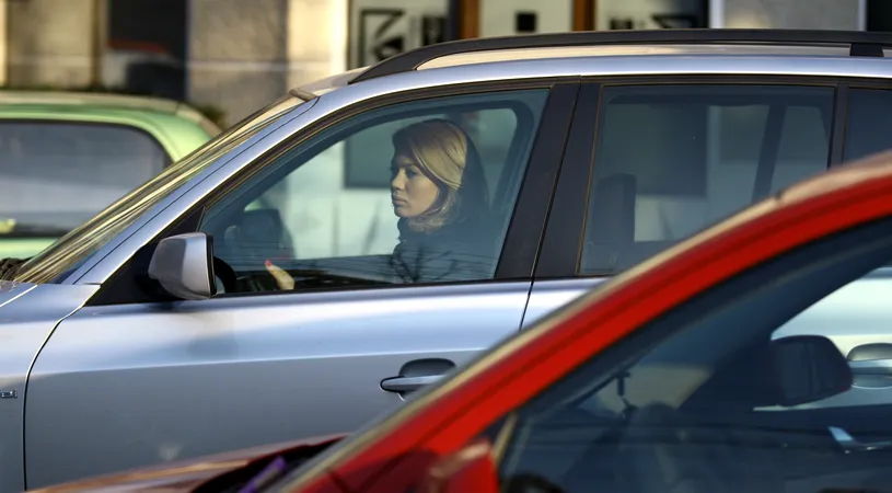 O recunoști? Poze incredibile cu Gina Pistol, după ce și-a ”reparat” buzele