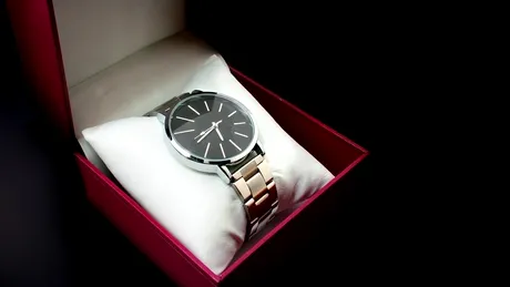 Este ceasul un cadou potrivit pentru o persoană apropiată?