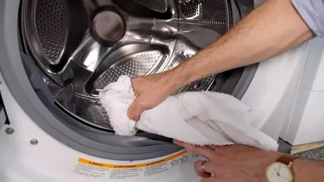 Cum să elimini mirosul urât din mașina de spălat! Pas cu pas ce să pui în apă înainte de spălare