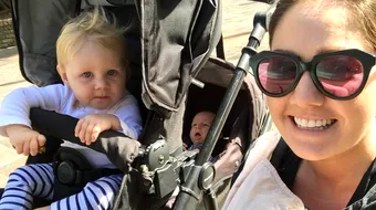 Cum a fost posibil asa ceva? A nascut 3 copii la rand in mai putin de un an