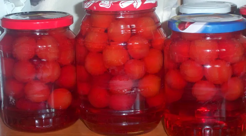 Compot de corcoduse, deliciu de vara! Cum faci aceasta bautura racoritoare si aromata VIDEO