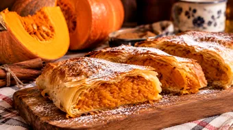 Plăcintă cu dovleac, rețeta simplă și aromată. Desertul perfect pentru zilele de toamnă