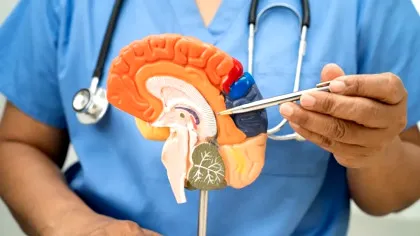 Povestea bărbatului care a murit după ce medicii i-au spus de 11 ori că durerea de cap pe care o avea era doar o migrenă. Diagnosticul corect a venit abia după ce a intrat în comă