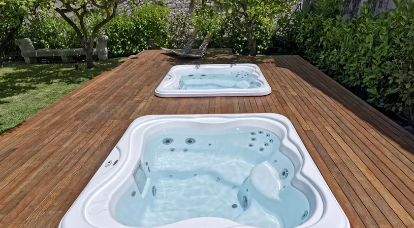 (P) Jacuzzi de exterior pentru relaxare în aer liber, indiferent de anotimp