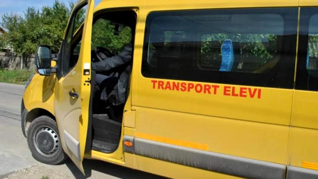 Un primar din Ilfov, acuzat că interzice accesul unei fetițe de 13 ani în microbuzul școlar