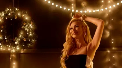 Andreea Bălan e înnebunită după Victor. L-a așezat chiar și în bradul de Crăciun. Video