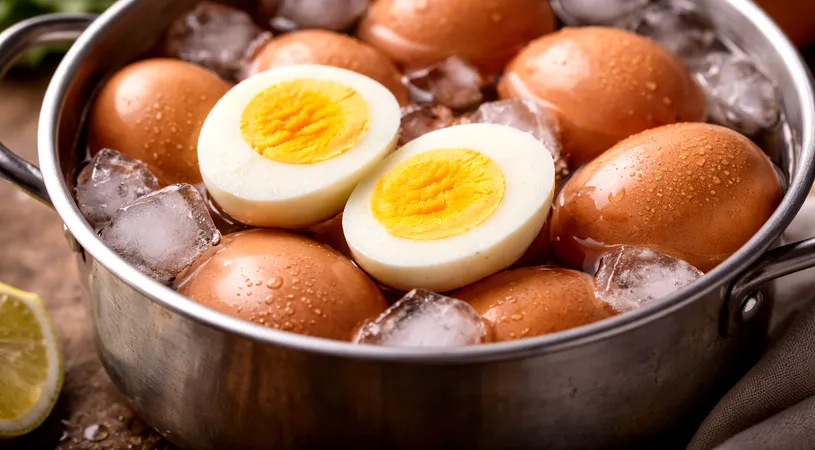 Cum se fierb corect ouăle de Paște: secretul unui gălbenuș perfect