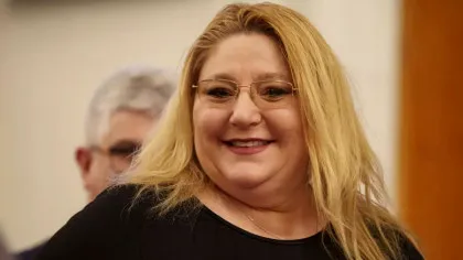 Diana Șoșoacă, acuzată că a avut ferme de boți și troli în campania electorală. Cine vine cu dovezi