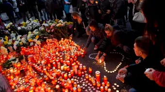 Slujbă de pomenire a victimelor Colectiv, la biserica „Sfântul Nicolae – Broşteni” din Capitală